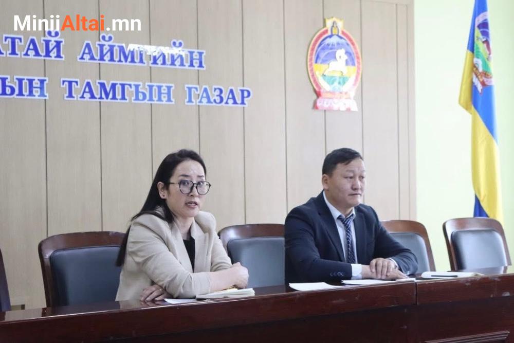 СУМДЫН ЗДТГ-ЫН АЛБАН ХААГЧДАД СУРГАЛТ ЗОХИОН БАЙГУУЛЖ БАЙНА